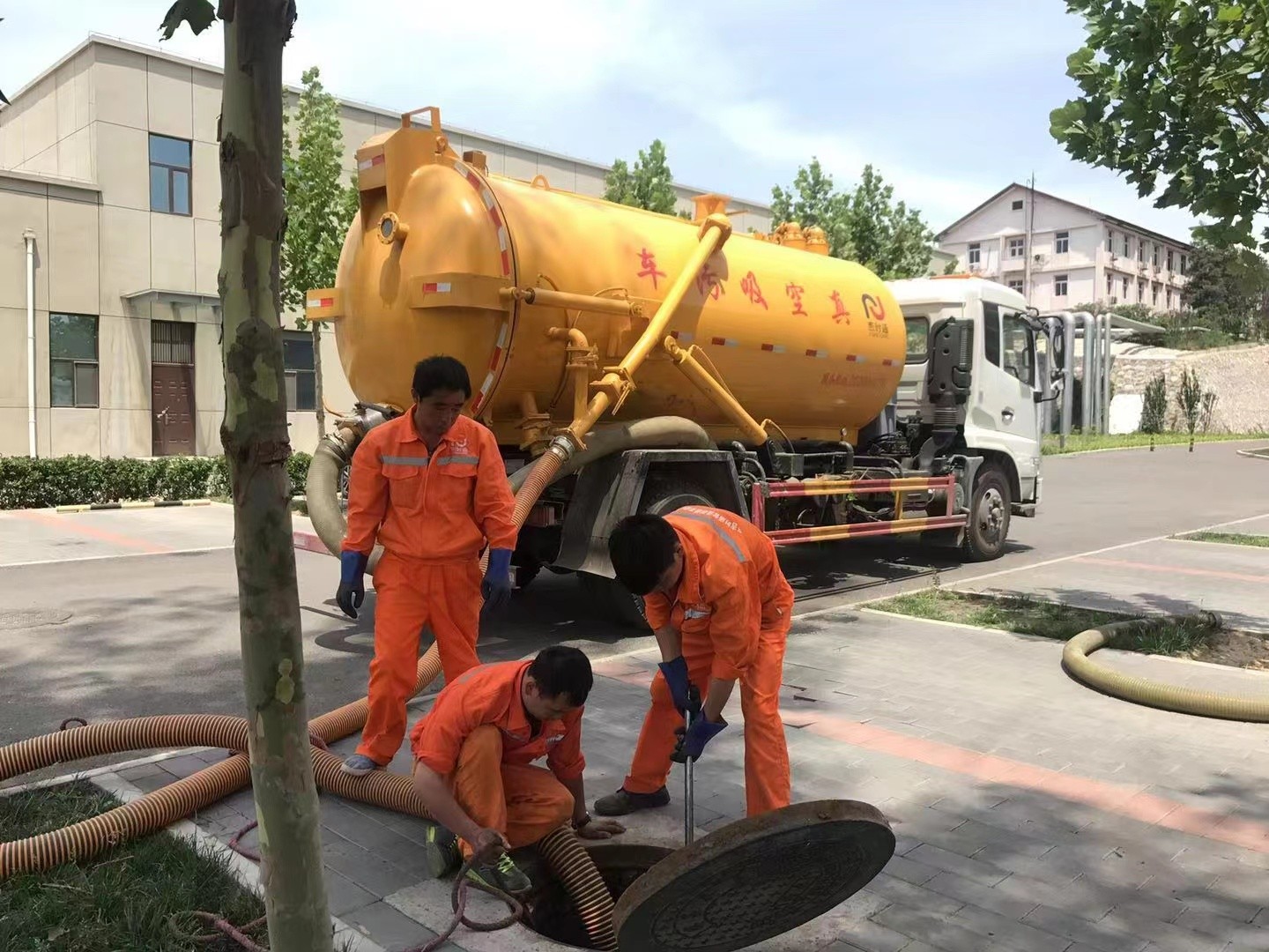 金坛化粪池清理与5-8吨吸粪车施工效率分析